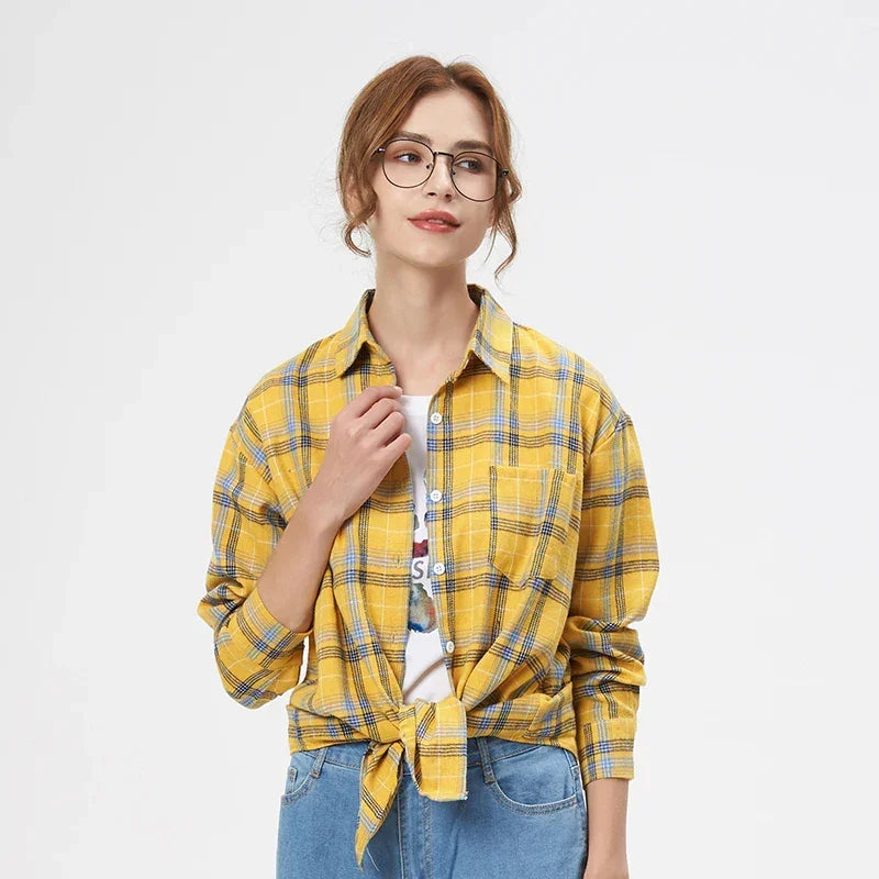 Camisa Xadrez Feminina: Estilo Universitário, Toque Casual e Conforto Atemporal para o Seu Dia a Dia!