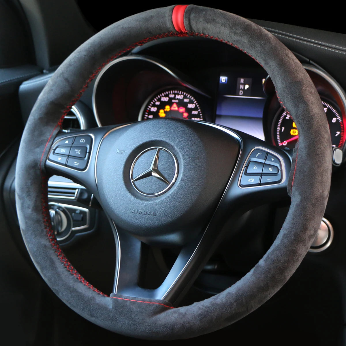 Transforme Seu Volante com Estilo: Capa Universal de Camurça com Costura à Mão para um Toque Luxuoso e Antiderrapante!