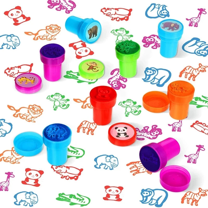Transforme qualquer papel em uma explosão de criatividade com o kit de 10 carimbos auto-tinta infantis — rostinhos sorridentes, formas e desenhos que encantam as crianças e deixam cada arte única!