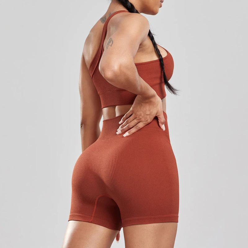 Conjunto Feminino Fitness com Shorts de Cintura Alta – Elasticidade, Estilo e Conforto para Treinos e Vida Casual!