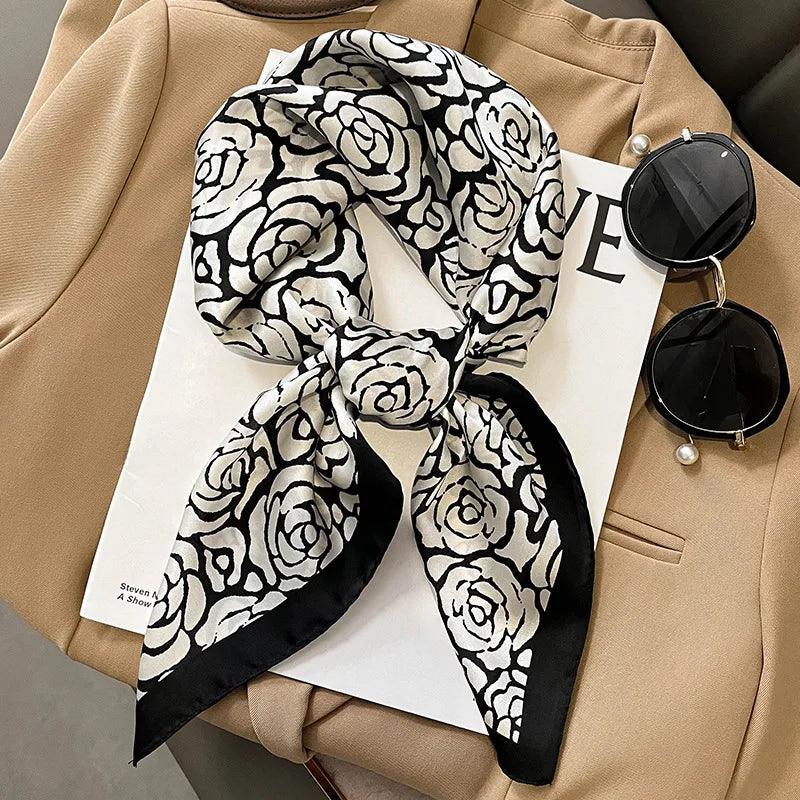 Toque de Luxo em Cada Dobra: Lenço Feminino de Cetim Xadrez para Pescoço, Cabelo ou Look de Trabalho
