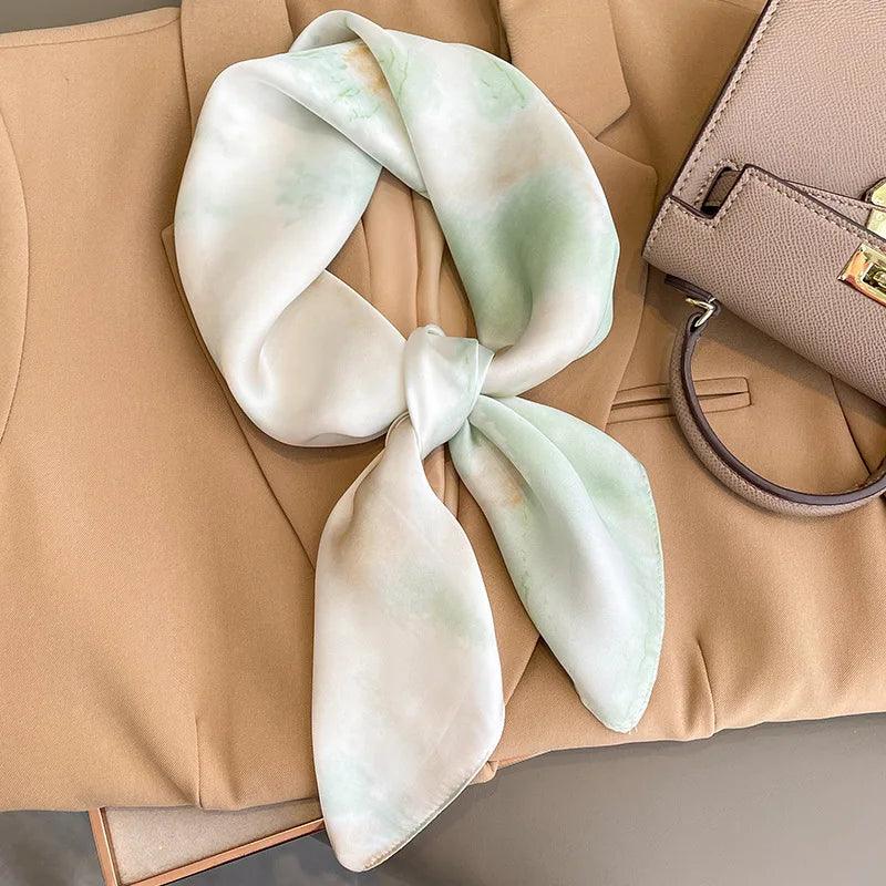 Lenço de Cetim Elegante 70x70cm – A Tendência Luxuosa para Mulheres Sofisticadas!
