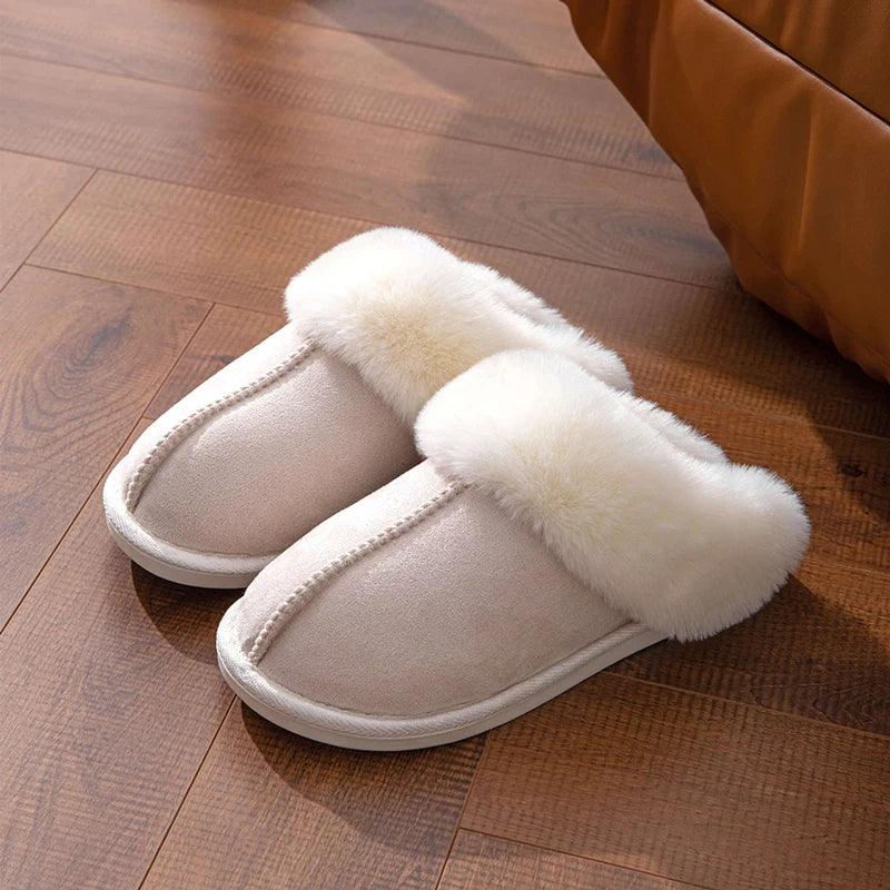 Pantufas de Inverno em Camurça – Maciez, Calor e Estilo para Seus Pés!