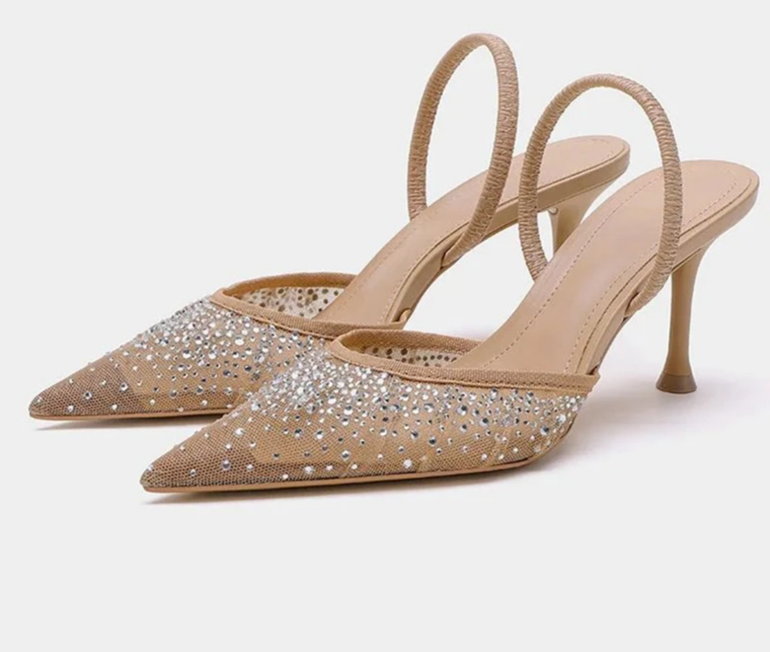 Brilho e Elegância no Seu Passo – Sandália Salto Alto de Verão com Tecido Strass para Encantar em Qualquer Festa ou Dia Dia!