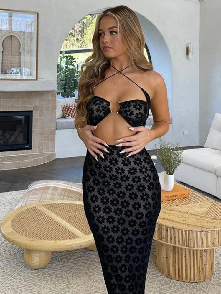 Vestido Sexy com Decote Halter – Estilo moderno, recortes ousados e elegância que destacam sua silhueta em qualquer ocasião!